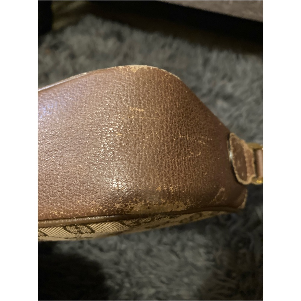 Authentic Pre-loved Vintage Gucci Crossbody Bag - Picture 11 of 14
